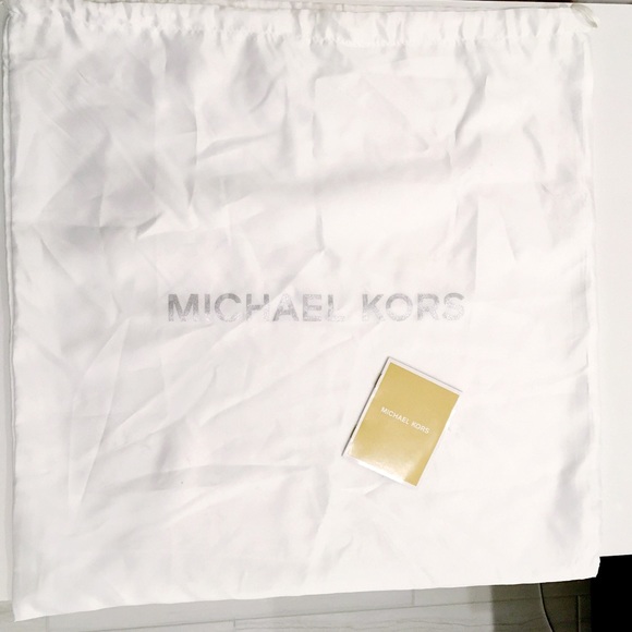 Michael Kors Vanilla White Adjustable Strap Tote Bag - Picture 12 of 12